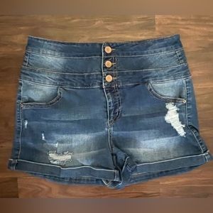 TINSELTON SHORTS: Size 9/ New Without Tags.